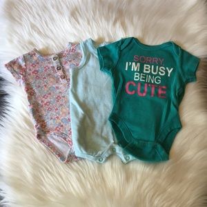 🌸Floral & More Onesie Bundle!